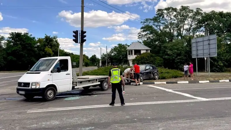 Потрійна ДТП на виїзді з Кропивницького: постраждали дві людини